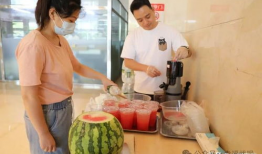 吃瓜事件网红打牌,吃瓜群众热议牌桌上的娱乐与争议