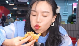 网红刘悦吃瓜,吃瓜背后的故事与真相